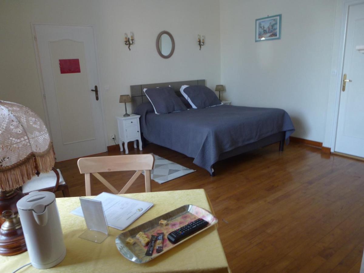 Le Logis De Faugerit Bed & Breakfast Frontenay-Rohan-Rohan Exterior photo